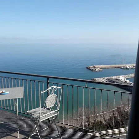Alojamento de Acomodação e Pequeno-almoço Nido Sul Mare *