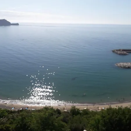 Alojamento de Acomodação e Pequeno-almoço Nido Sul Mare Alassio