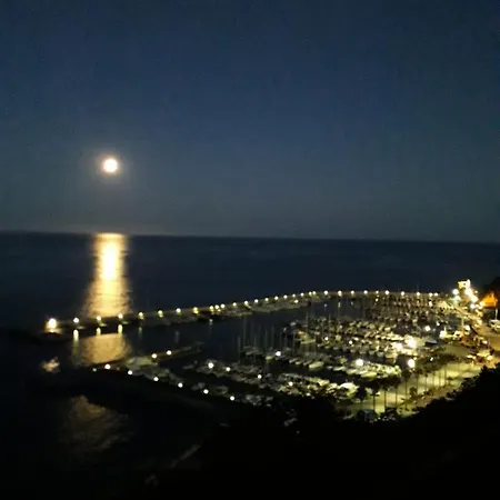 Nido Sul Mare Алассіо