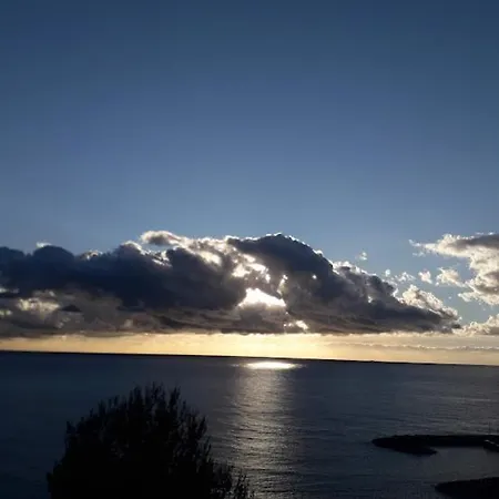 Nido Sul Mare Алассіо